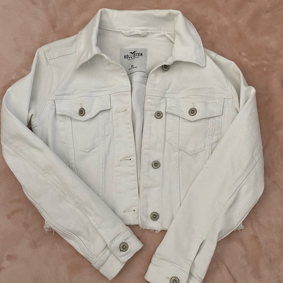 Hollister Cropped Denim Jacket - Picture 2 of 4